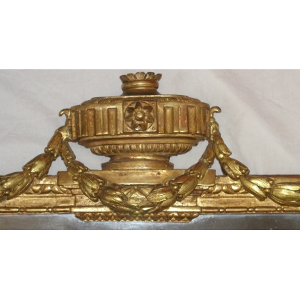  Miroir Louis XVI, fronton cassolette. sur  Moinat SA  - Antiquités décoration