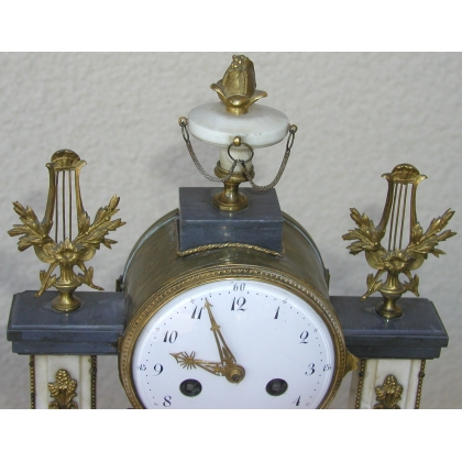 Louis XVI cantilever clock in white and grey marble at  Moinat SA  - Antiques and home décor