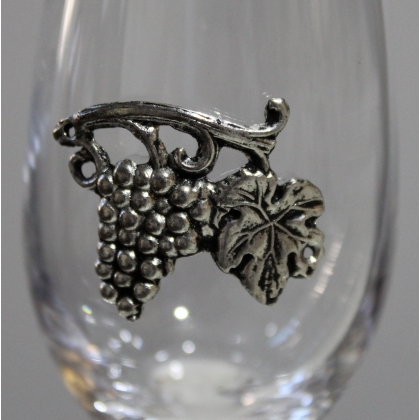Set of 6 wine glasses decorated with brass grapes by Moinat SA – Antiques and home décor