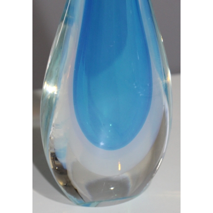  Vase en verre de Murano bleu sur  Moinat SA  - Antiquités décoration