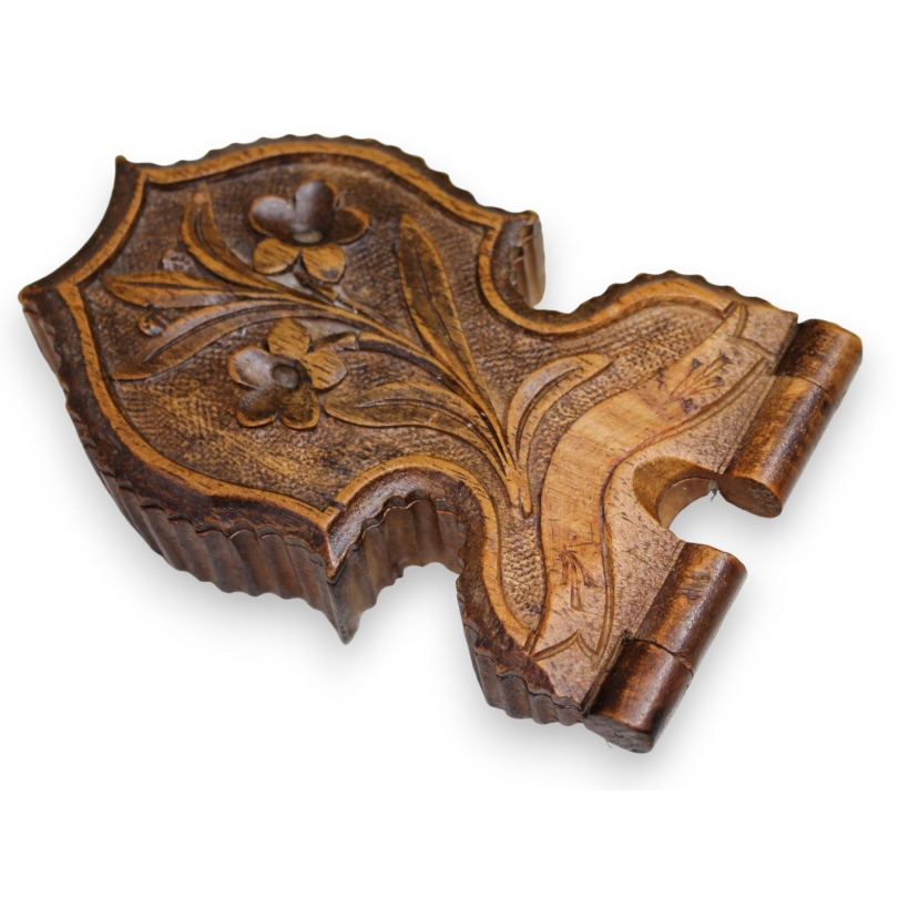 Carved wooden watch box from Brienz, by Moinat SA – Antiques and home décor