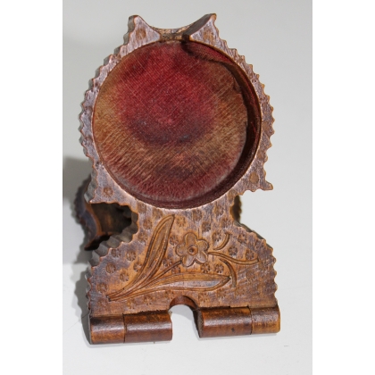 Carved wooden watch box from Brienz, by Moinat SA – Antiques and home décor