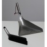 Triangular metal dustpan and brush at  Moinat SA  - Antiques and home décor