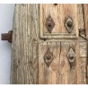  Porte cloutée espagnole voutée, en pin sur  Moinat SA  - Antiquités décoration