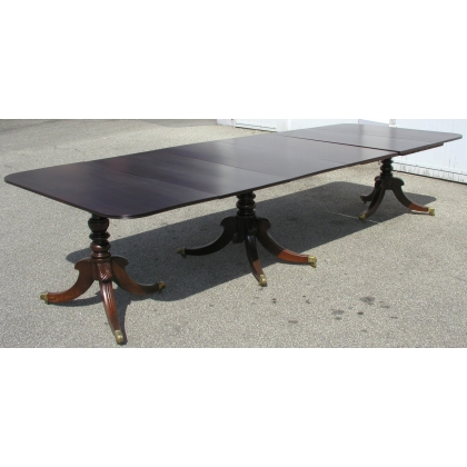  Table Regency, 3 pilastres. sur  Moinat SA  - Antiquités décoration
