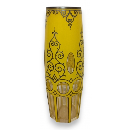  Vase de bohème, cristal taillé jaune avec overlay sur  Moinat SA  - Antiquités décoration