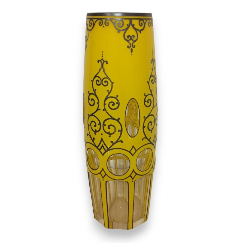 Vase de bohème, cristal taillé jaune avec overlay