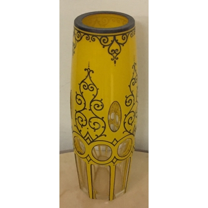  Vase de bohème, cristal taillé jaune avec overlay sur  Moinat SA  - Antiquités décoration