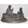 Groupe en bronze \"Enfants écoutant la mandoline\"