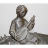 Groupe en bronze \"Enfants écoutant la mandoline\"