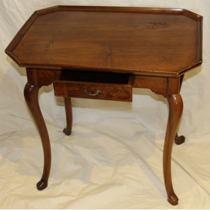  Table cabaret Louis XV avec 1 tiroir sur  Moinat SA  - Antiquités décoration