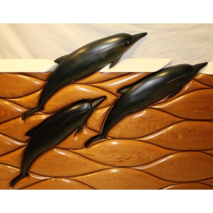  Panneau sculpté "Dauphins" signé Marc COROLLER sur  Moinat SA  - Antiquités décoration