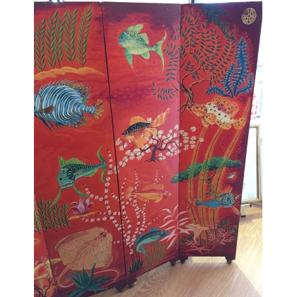 "Fish" screen with a red background, signed by Henry FARION, from Moinat SA – Antiques and home décor