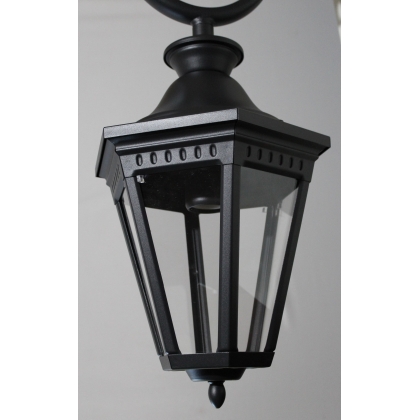  Lanterne à potence "Victoria" en aluminium noir sur  Moinat SA  - Antiquités décoration