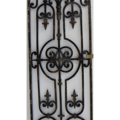 Cast-iron grating at  Moinat SA  - Antiques and home décor