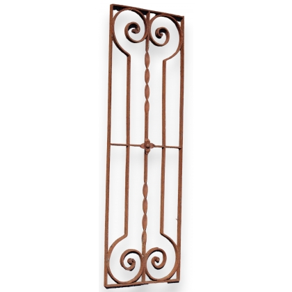  Grille en fer forgé sur  Moinat SA  - Antiquités décoration