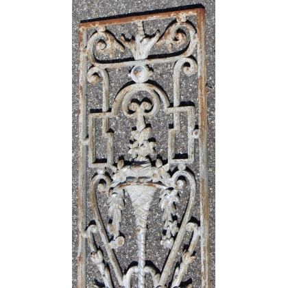 Cast-iron grating at  Moinat SA  - Antiques and home décor