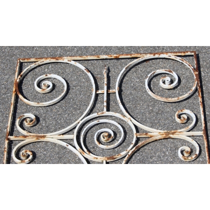 Square wrought-iron grille, painted white, from  Moinat SA  - Antiques and home décor