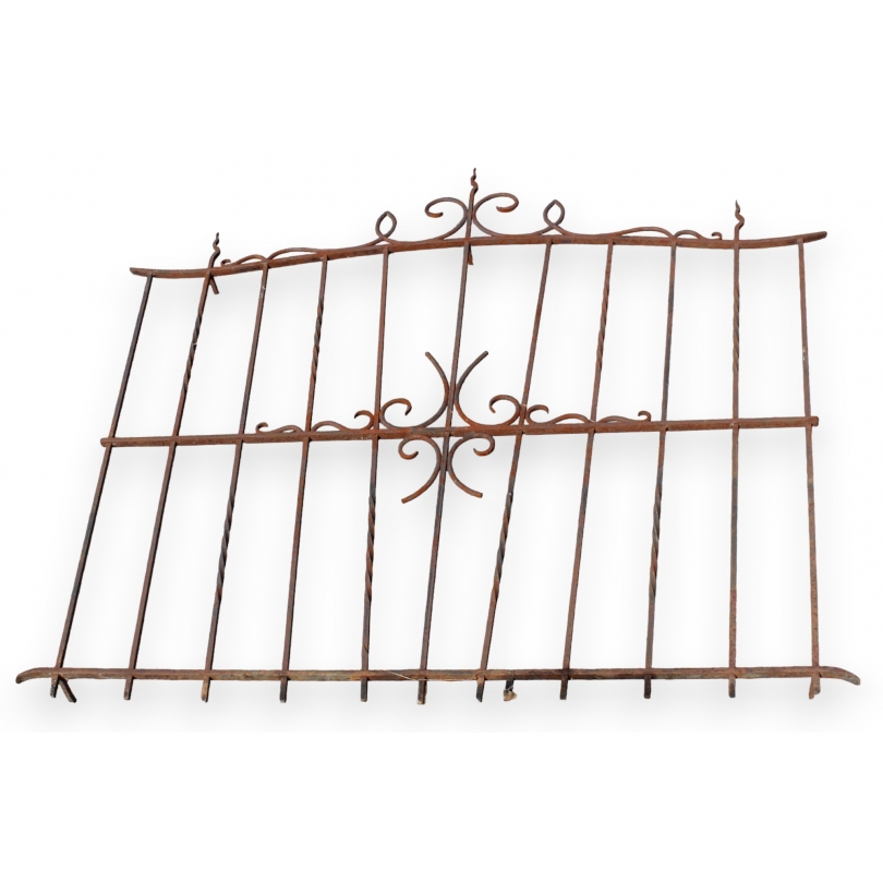  Grille de fenètre en fer forgé sur  Moinat SA  - Antiquités décoration