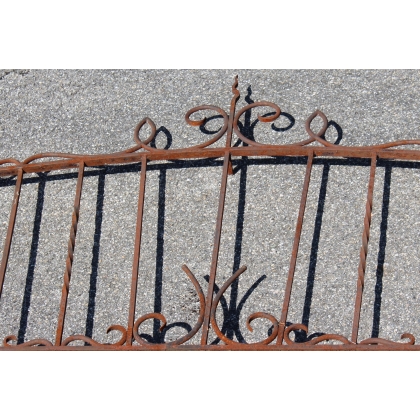  Grille de fenètre en fer forgé sur  Moinat SA  - Antiquités décoration