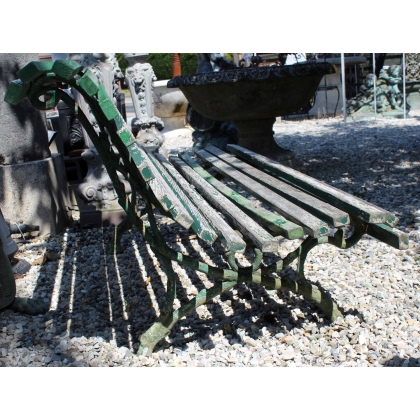  Banc de jardin avec pieds en fonte et lattes verte sur  Moinat SA  - Antiquités décoration