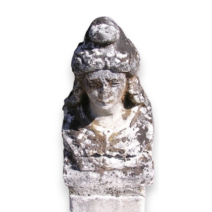 "Marianne" stone sculpture at Moinat SA – Antiques and home décor