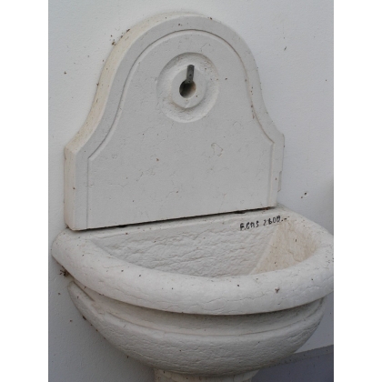  Fontaine demi-lune en marbre blanc sur  Moinat SA  - Antiquités décoration