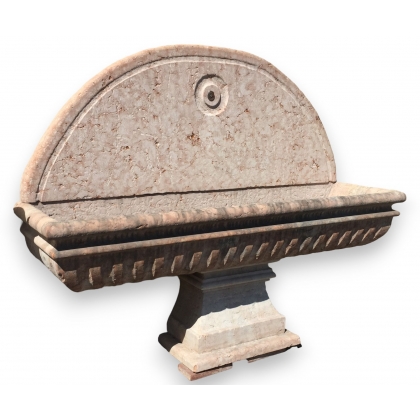 Large wall fountain in pink marble, with fluted decoration, by  Moinat SA  - Antiques and home décor