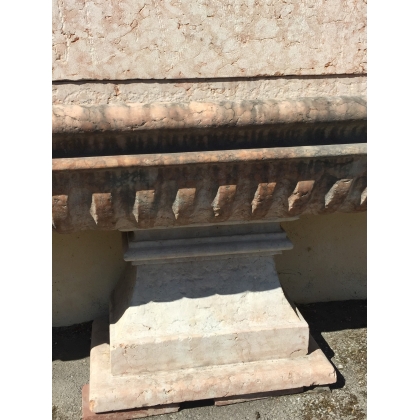 Large wall fountain in pink marble, with fluted decoration, by  Moinat SA  - Antiques and home décor