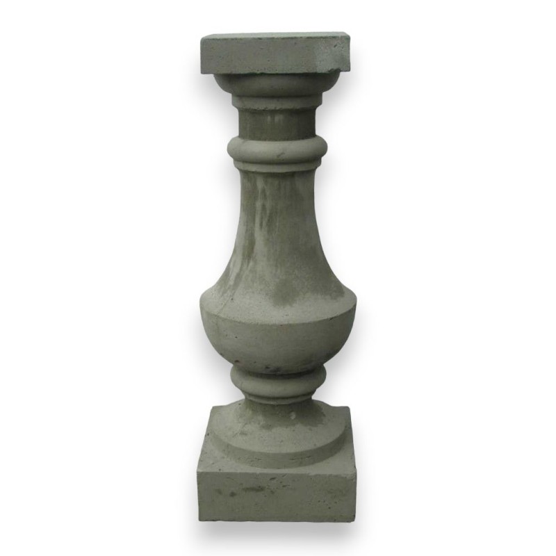  Pillier balustre en ciment sur  Moinat SA  - Antiquités décoration