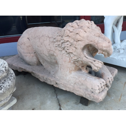  Paire de Lions en marbre rose sculpté sur  Moinat SA  - Antiquités décoration