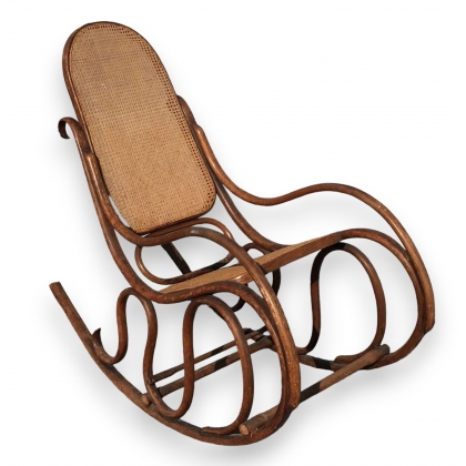 Fauteuil à bascule en bois thermoformé KOHN