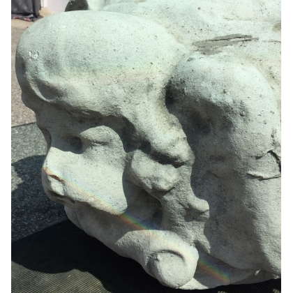  Table basse formée d'un élément en pierre sculpté sur  Moinat SA  - Antiquités décoration