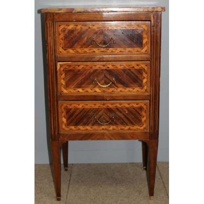  Petite commode italienne à 3 tiroirs sur  Moinat SA  - Antiquités décoration