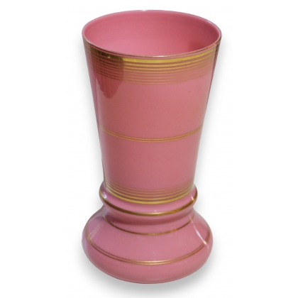  Vase en opaline rose à décor doré sur  Moinat SA  - Antiquités décoration