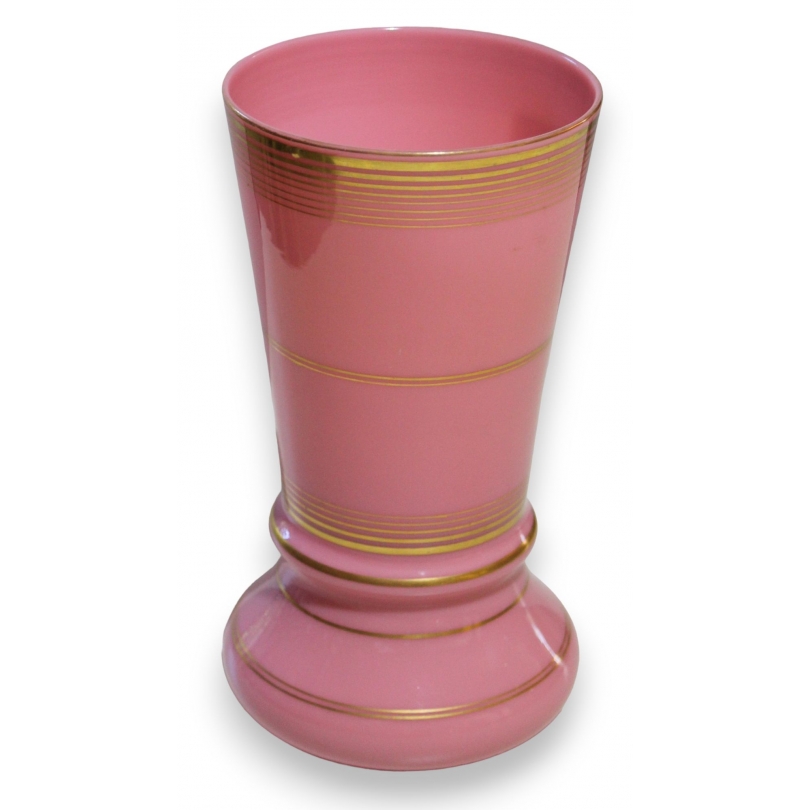 Pink opaline vase with gold decoration by  Moinat SA  - Antiques and home décor
