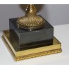  Lampe en bronze et fleurs en porcelaine sur  Moinat SA  - Antiquités décoration