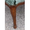 Chaise Louis XV recouvert de velours gauffré vert