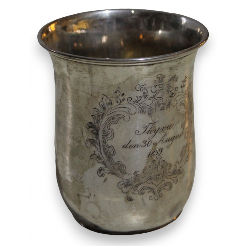  Timbale en argent par F. DAHL sur  Moinat SA  - Antiquités décoration