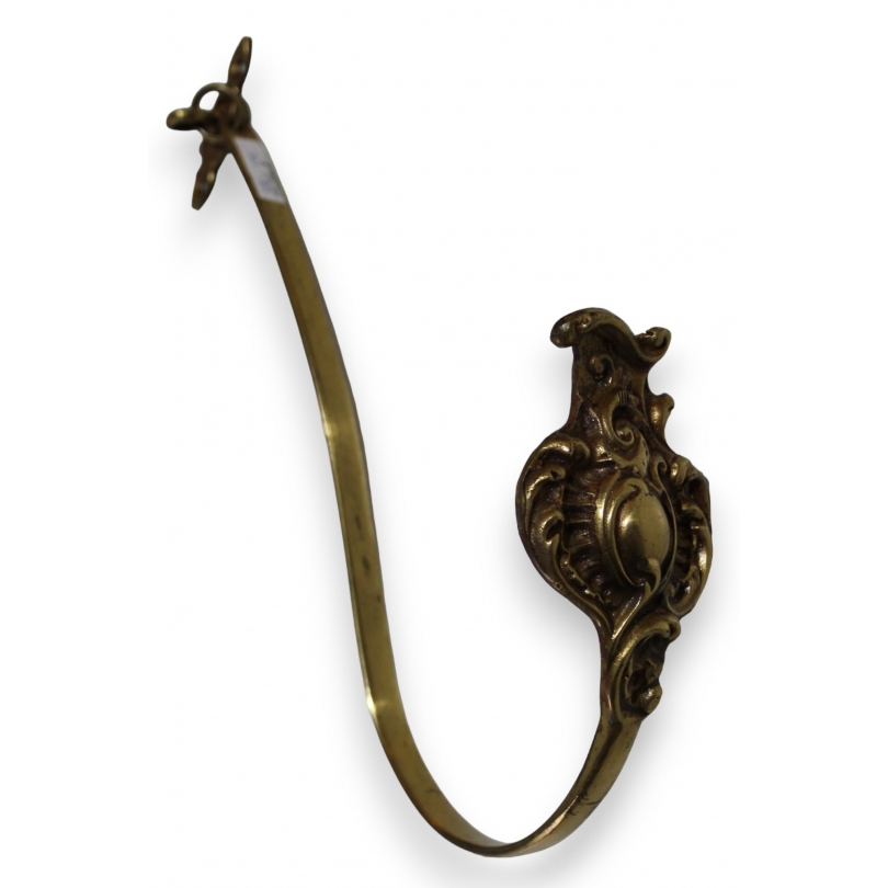 Louis XV-style swan-neck vase at Moinat SA – Antiques and home décor