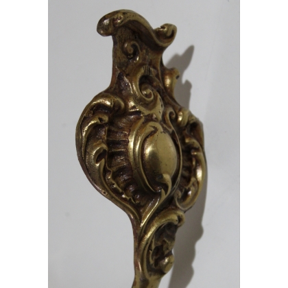 Louis XV-style swan-neck vase at Moinat SA – Antiques and home décor