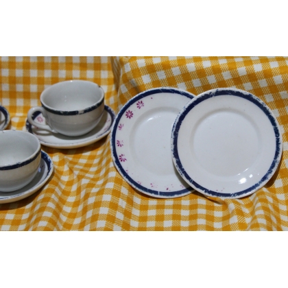 Service à thé de poupée en porcelaine