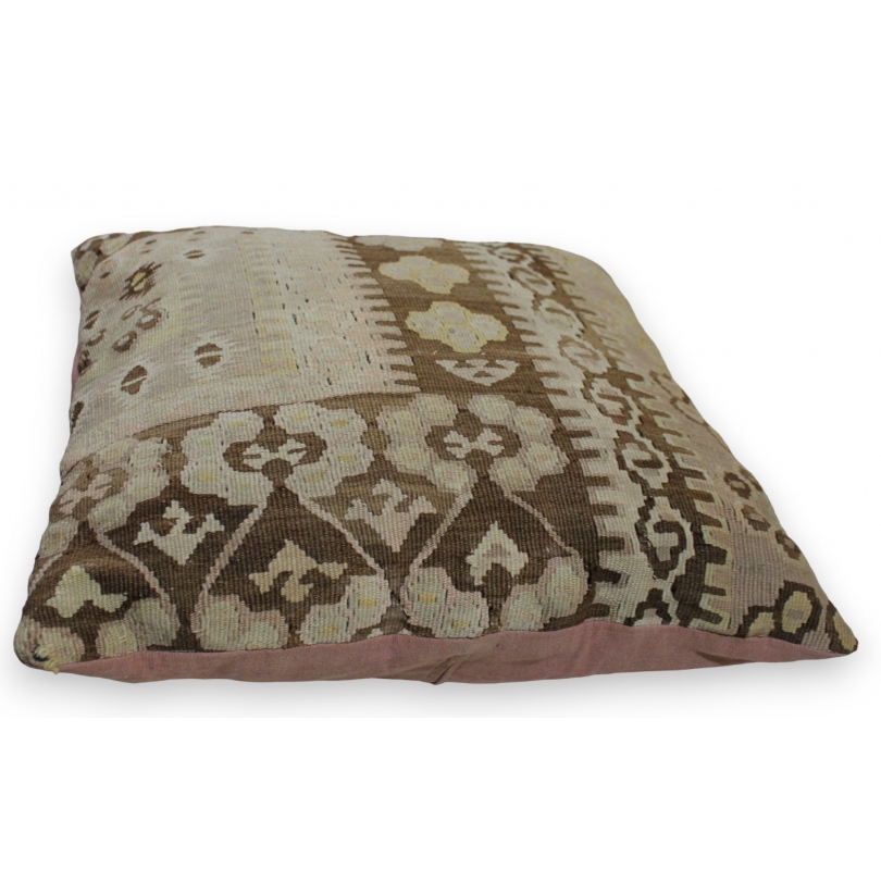 Kilim cushion at  Moinat SA  - Antiques and home décor