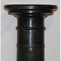 Colonne verte. sur  Moinat SA  - Antiquités décoration