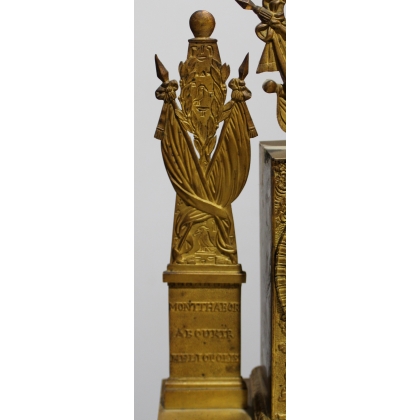Pendule en bronze doré ornée de Napoléon