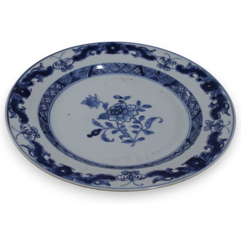 Assiette en porcelaine bleu blanc