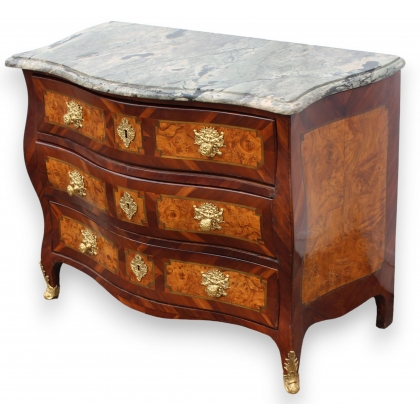  Commode Louis XV galbée en bois fruitié sur  Moinat SA  - Antiquités décoration