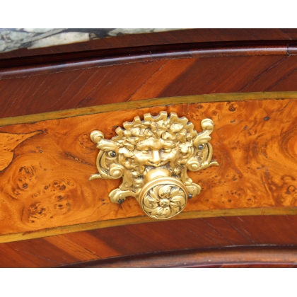  Commode Louis XV galbée en bois fruitié sur  Moinat SA  - Antiquités décoration