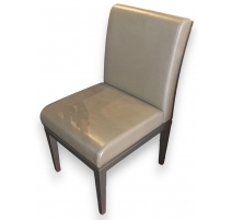 Chaise en cuir gris, armature en bois laqué gris
