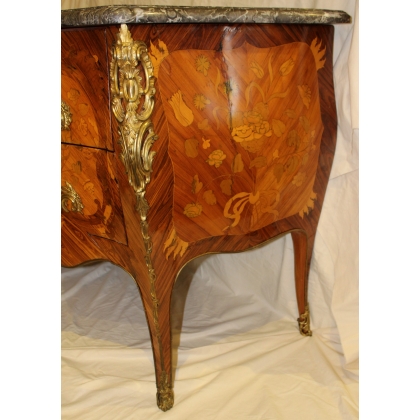  Commode Louis XV galbée à 2 tiroirs sur  Moinat SA  - Antiquités décoration